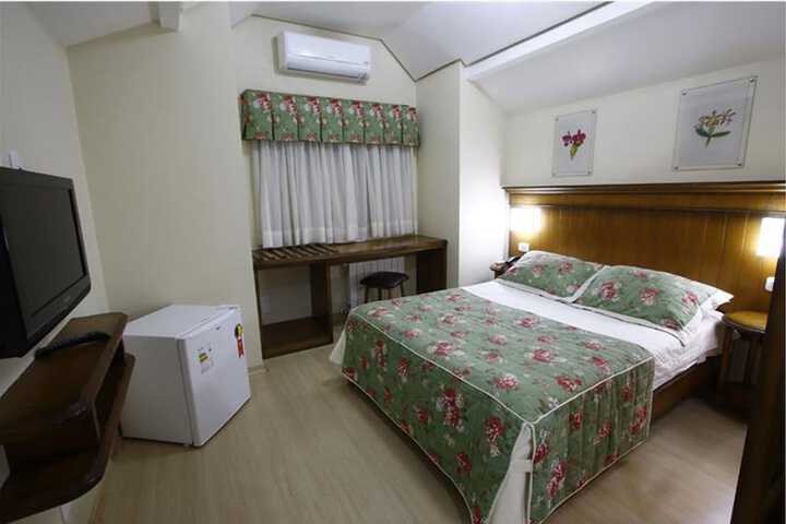 Room 8 of 19