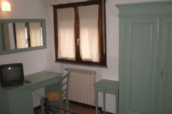 Room 11 of 26