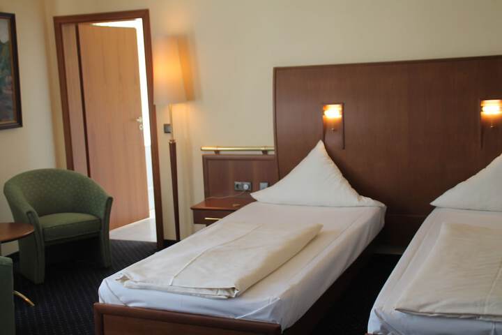 Room 7 of 81