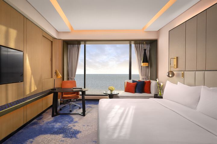 Room 22 of 90