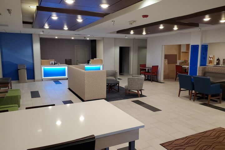Hotel 8 of 9