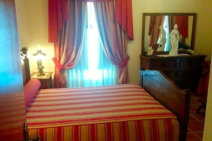 Room 2 of 15