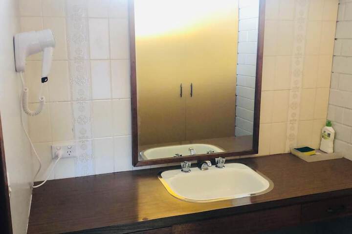 Room 8 of 11
