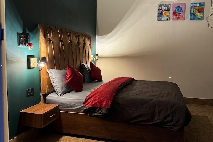 Room 5 of 23