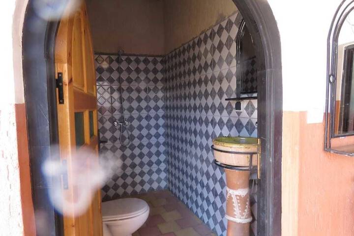 Room 8 of 12
