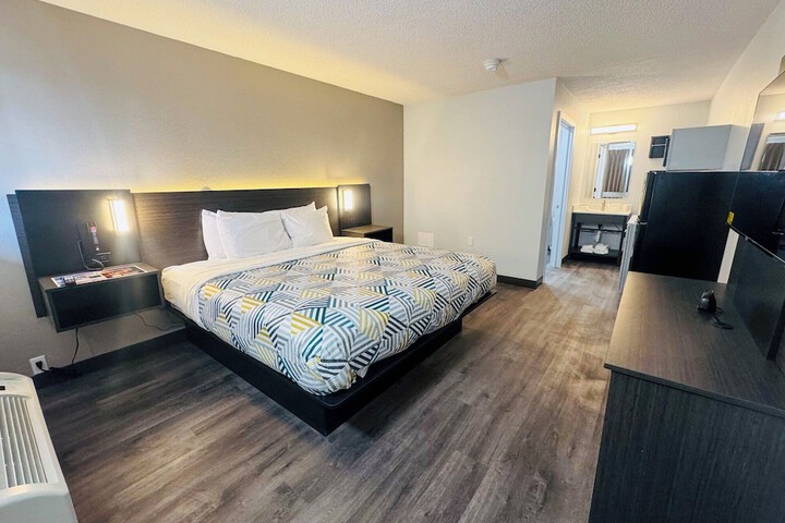 Room 14 of 25