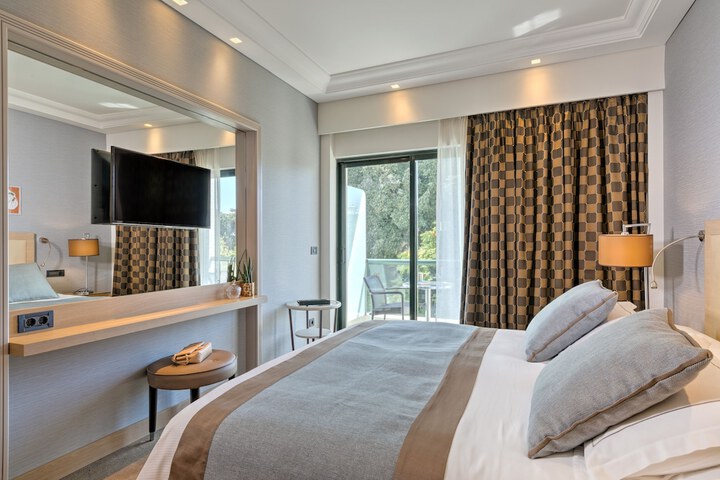 Room 14 of 195