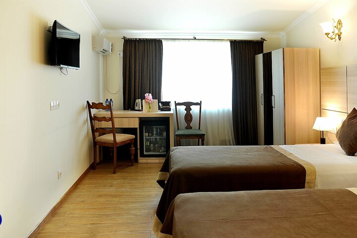 Room 28 of 60