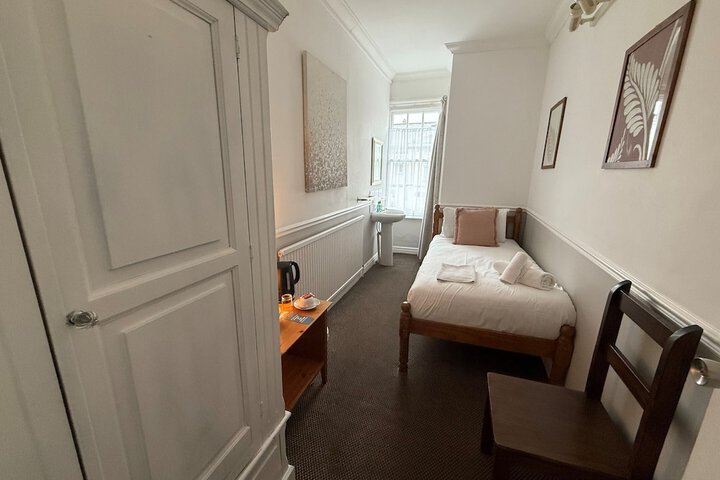 Room 25 of 72