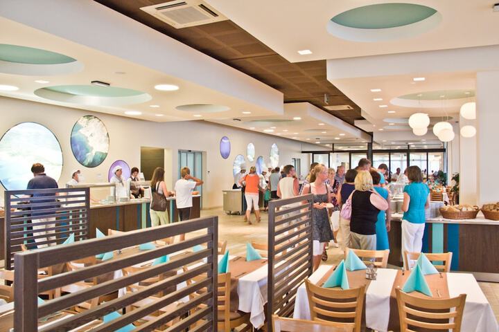 Dining 46 of 59