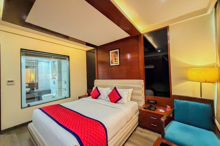 Room 16 of 48