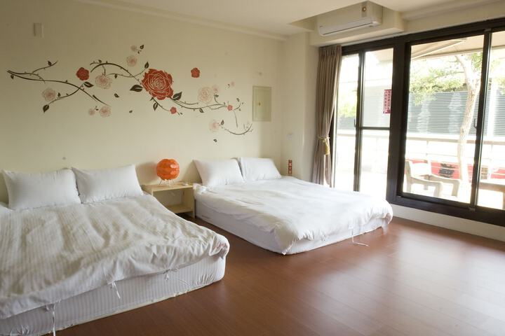 Room 4 of 82