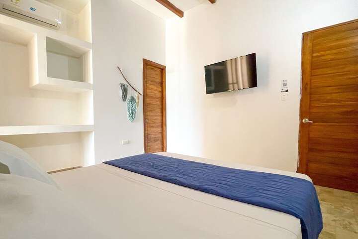 Room 3 of 27