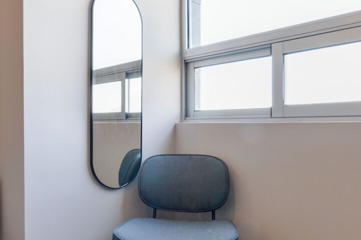Room 40 of 233
