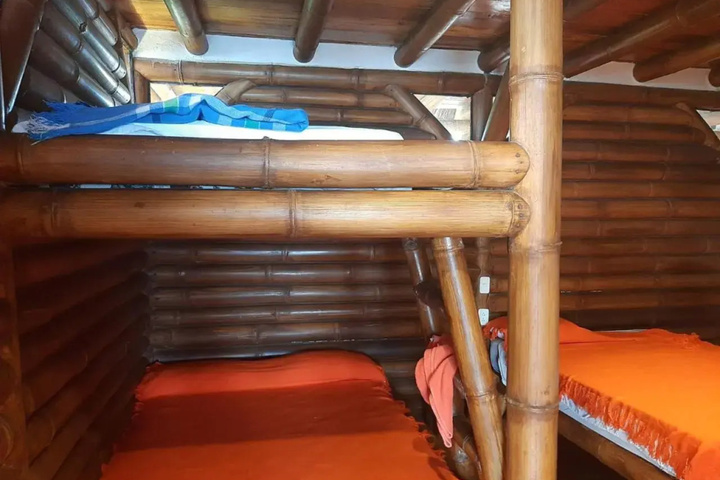 Room 4 of 10