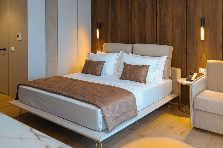 Room 10 of 60