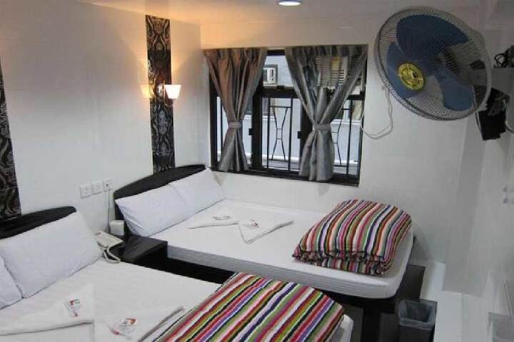 Room 3 of 31