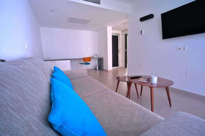 Room 26 of 75