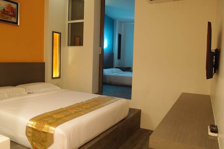 Room 6 of 34