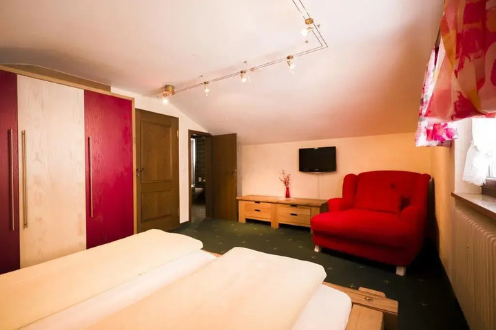 Room 11 of 41