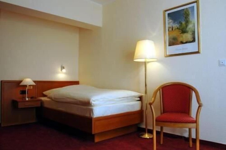 Room 5 of 21