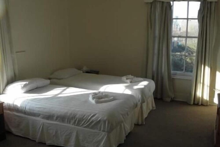 Room 2 of 9