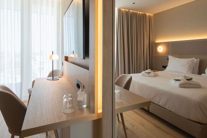 Room 15 of 105