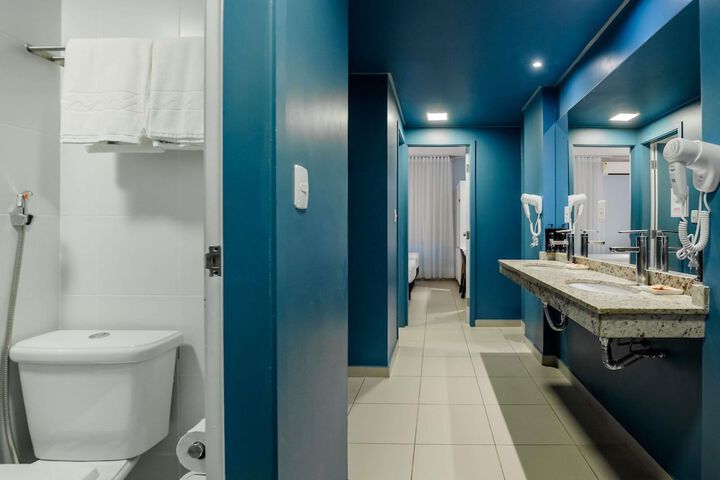 Room 43 of 175