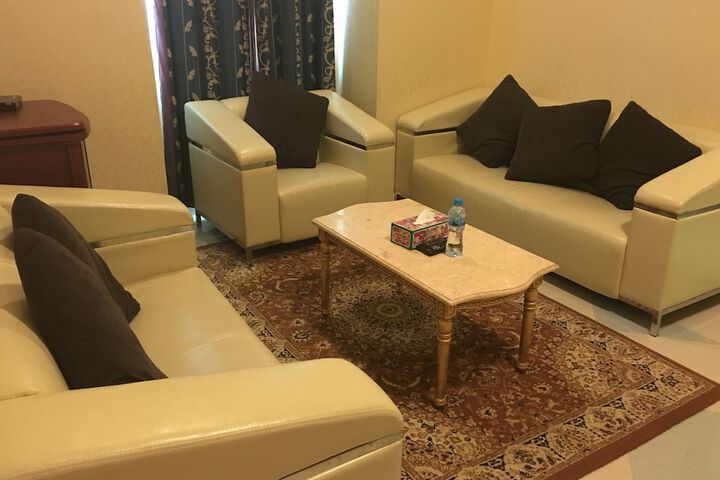 Room 16 of 34