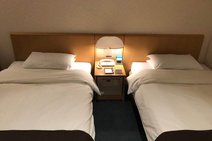 Room 30 of 104