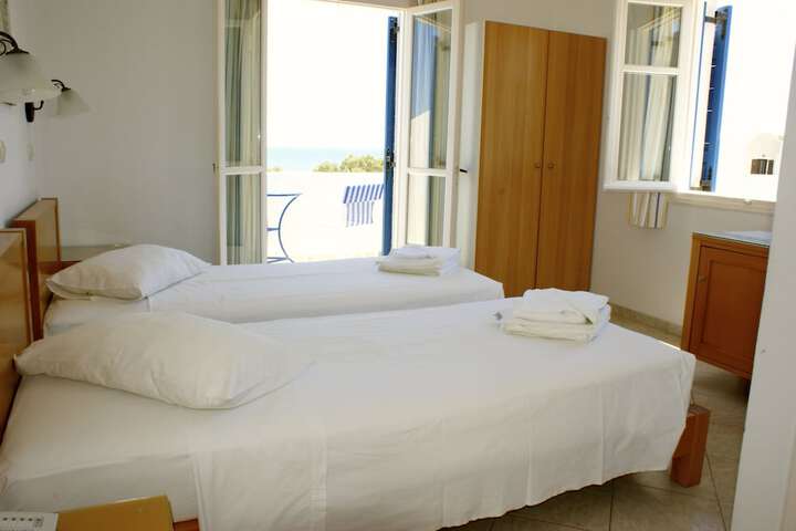 Room 3 of 28