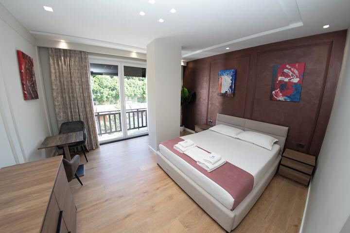 Room 17 of 48