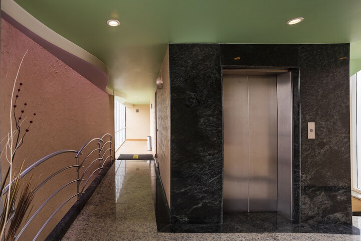 Ballroom/Hall 55 of 62