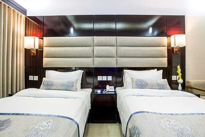 Room 16 of 64