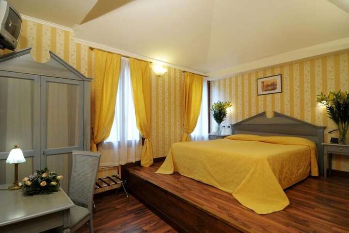 Room 38 of 73