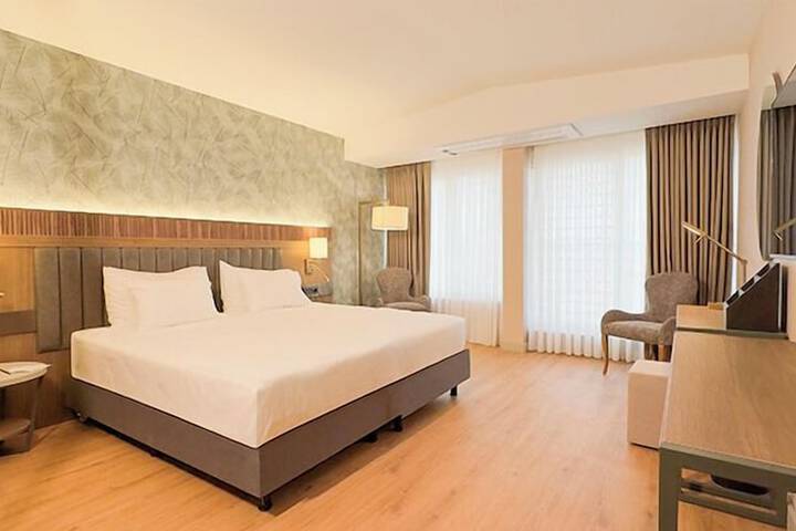 Room 4 of 7