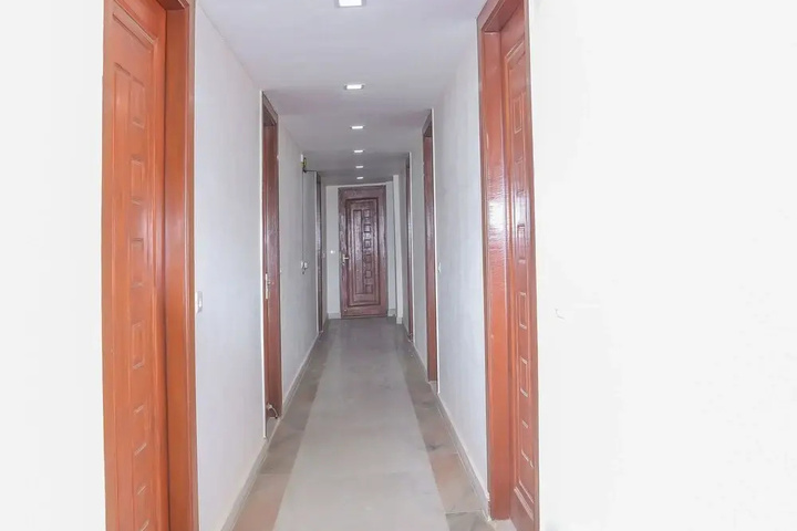 Room 10 of 13