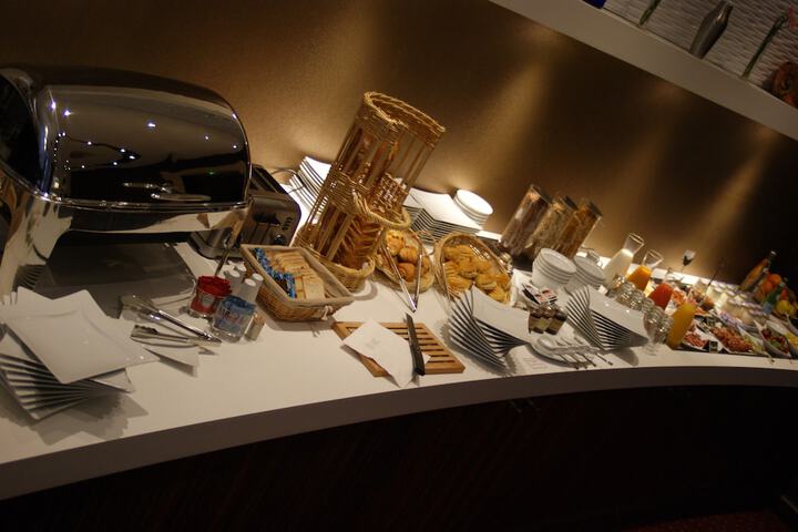 Dining 47 of 54