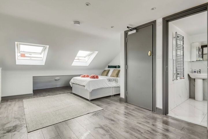 Room 16 of 21