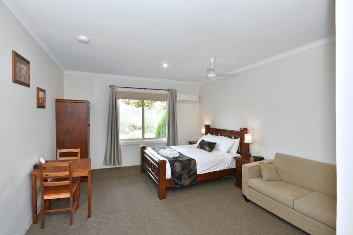 Room 4 of 26