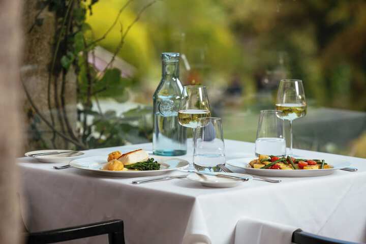 Dining 80 of 96