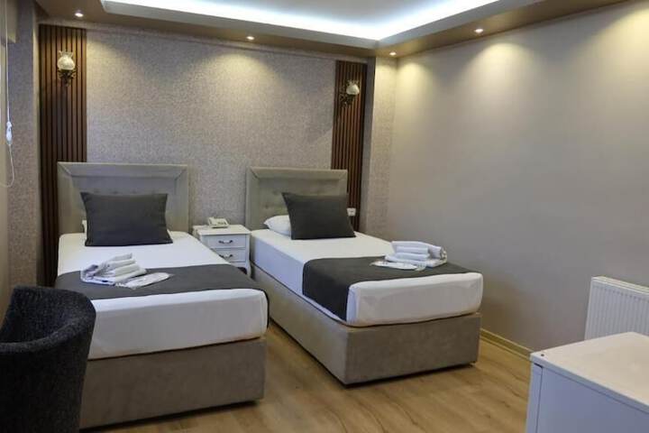 Room 4 of 24