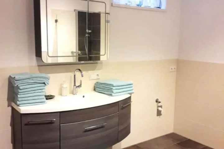 Room 7 of 11