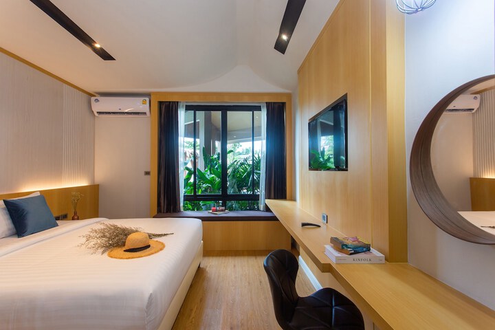 Room 5 of 84