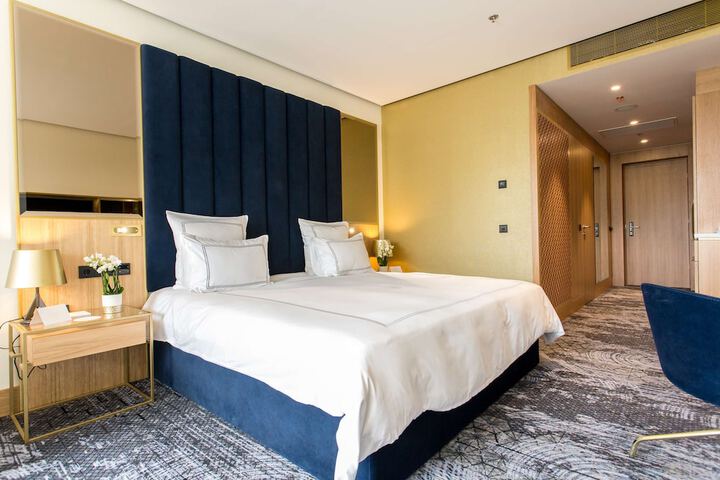 Room 19 of 80