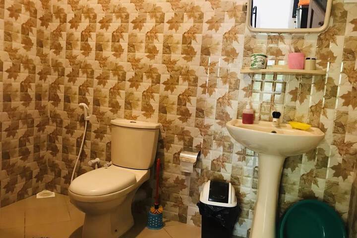 Room 27 of 41