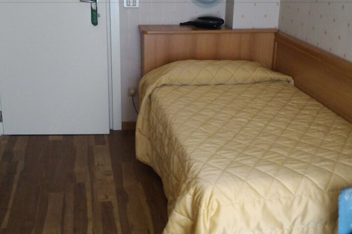 Room 14 of 70