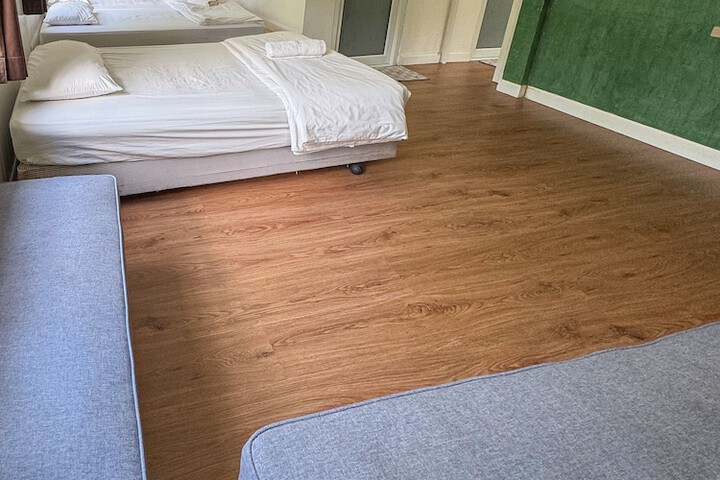 Room 4 of 74
