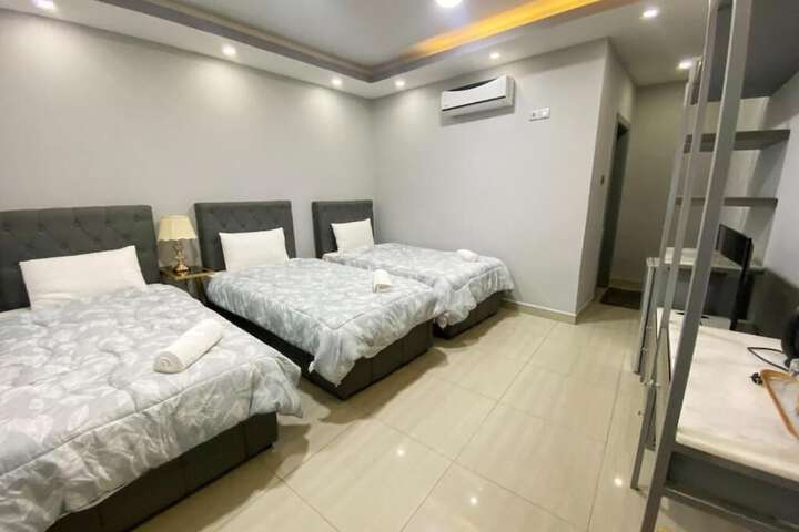 Room 3 of 18