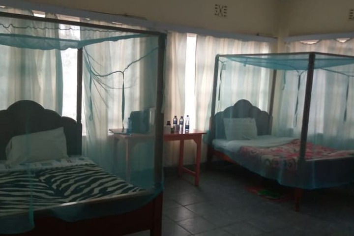 Room 4 of 13